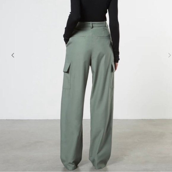 NWOT Enza Costa Sage Pleated Oversized Cargo Pant Size 26 (RUNS LARGE) Flawless - Picture 16 of 16
